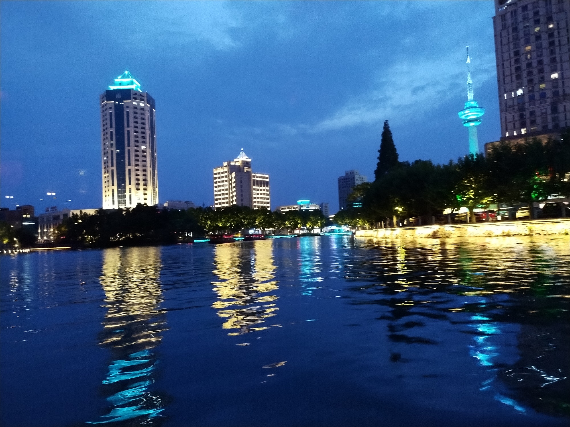 正在上传... 正在上传...