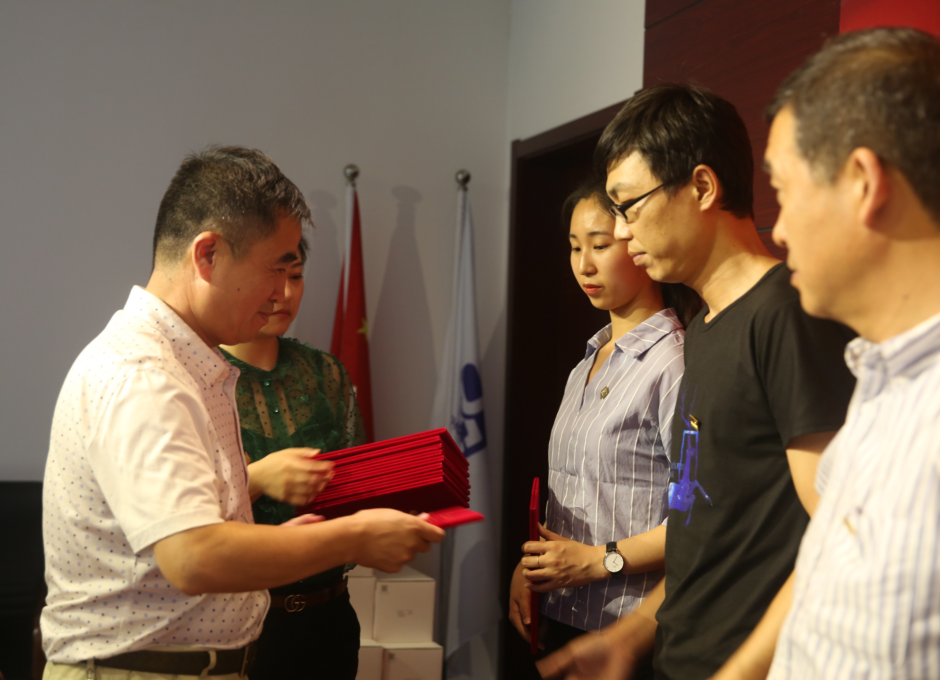 正在上传... 正在上传...