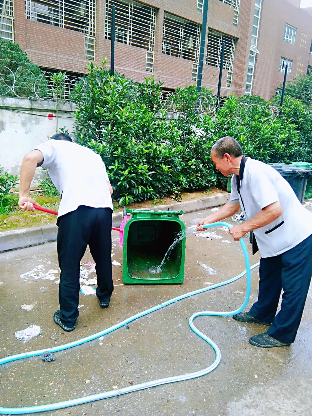 正在上传... 11.jpg