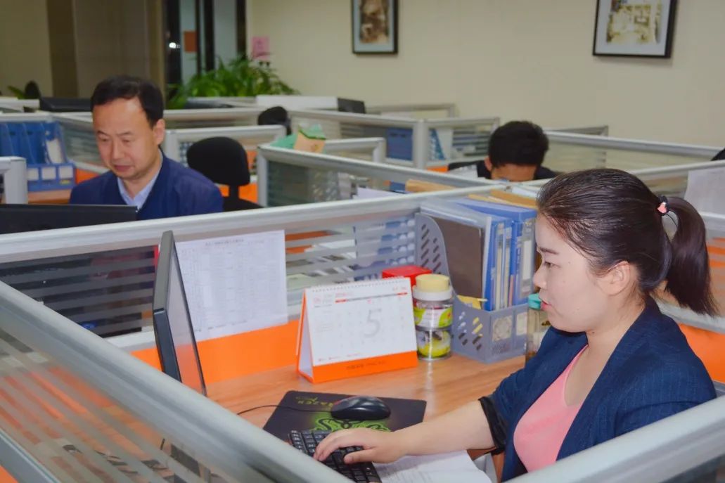 青春闪耀·不负韶华—记中登物业行政助理陈行妮